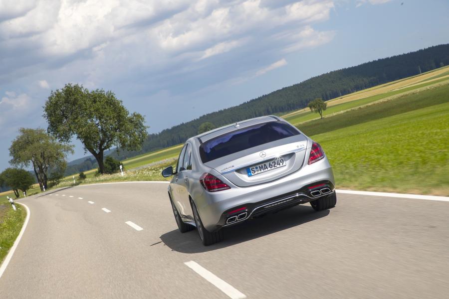  Mercedes-AMG S63 4Matic+ Lang 2017 года  (WW) (фото 15 из 105)